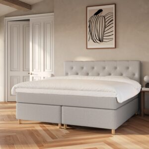 Nora Nordlys | 210x210 | Lys grå