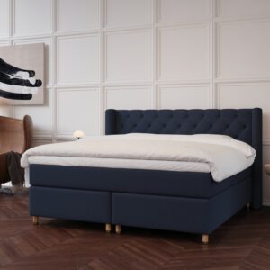 Eira Fjäll | 210x210 | Dyb blå