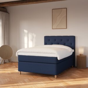 Nora Fjäll | 140x200 | Dyb blå