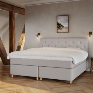 Nora Fjord | 200x200 | Lys grå