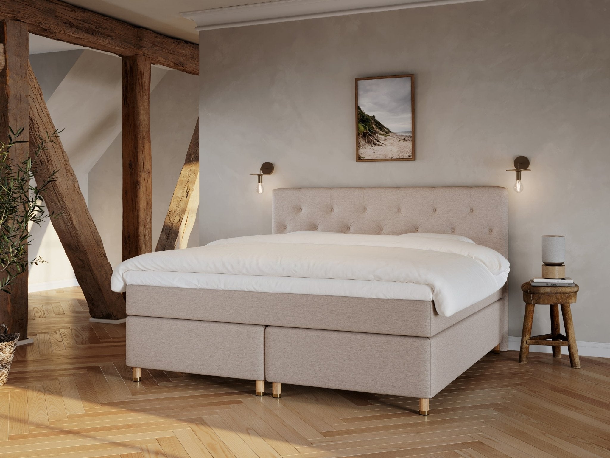 Nora Fjord | 220x220 | Macchiato