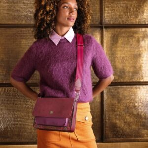 Fenna Cross Body Bag Medium Jabali Red 25x7x20cm