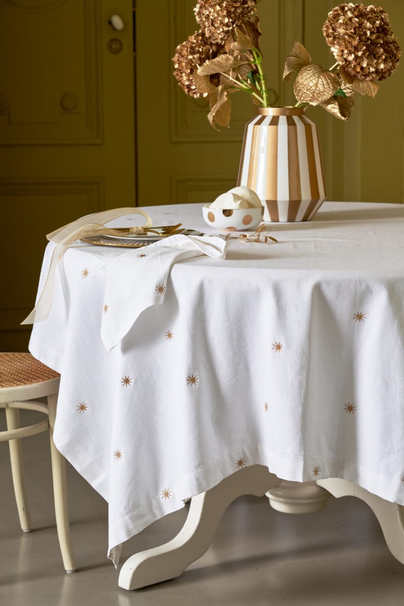 Table Cloth Embroidery Stars Gold 160x250cm