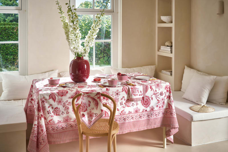 Pip Studio Table Cloth Royal Regal Flower Red 160x260cm